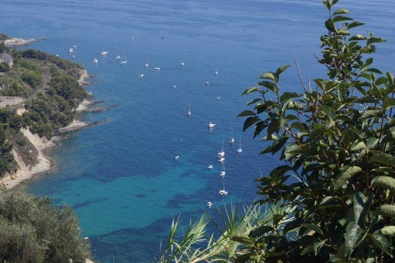 Total Sea View Grimaldi Apartment Ventimiglia Bagian luar foto