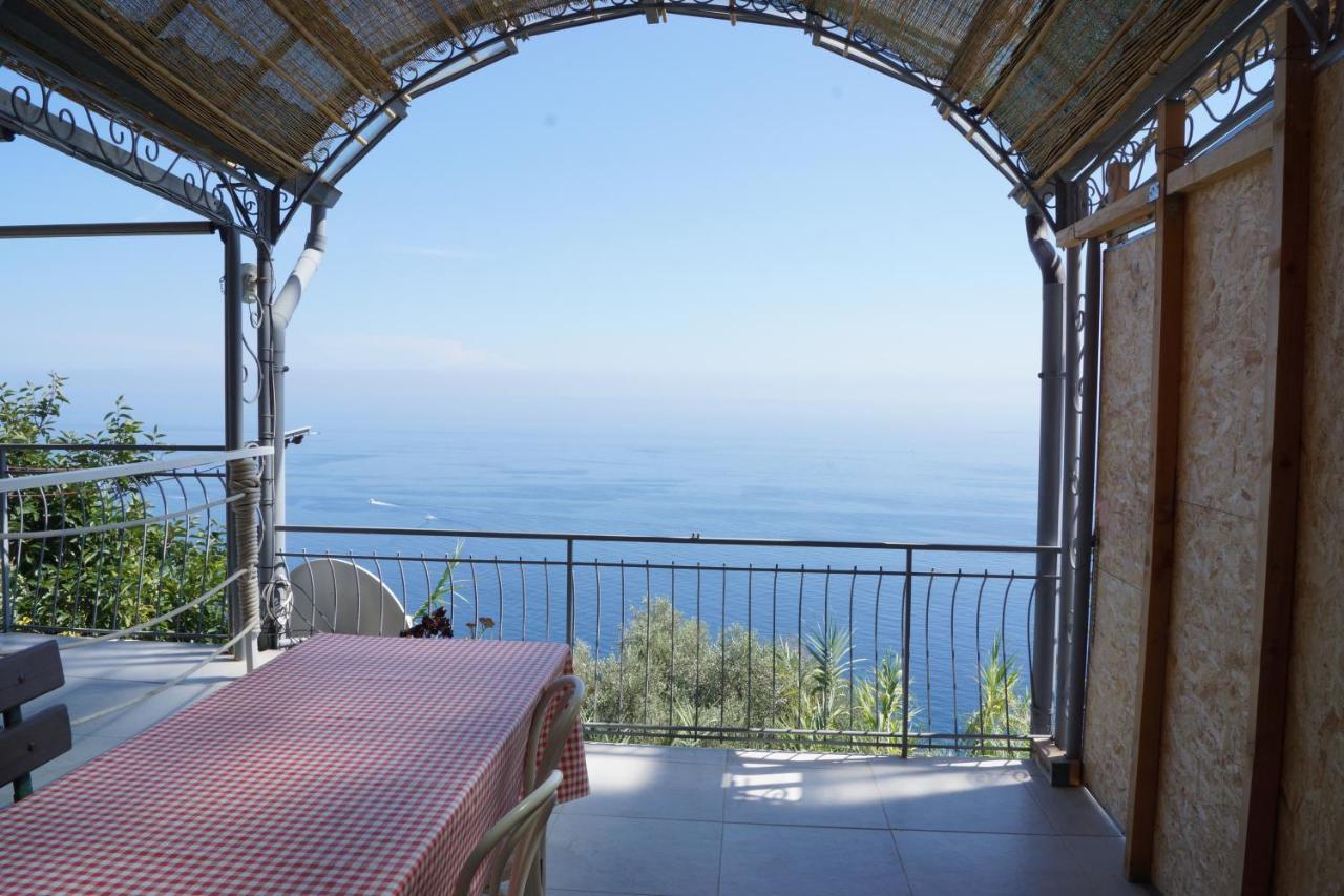 Total Sea View Grimaldi Apartment Ventimiglia Bagian luar foto