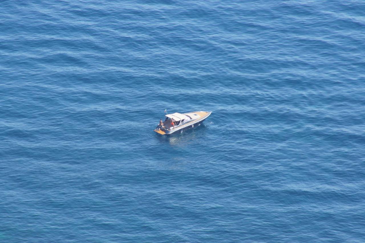 Total Sea View Grimaldi Apartment Ventimiglia Bagian luar foto