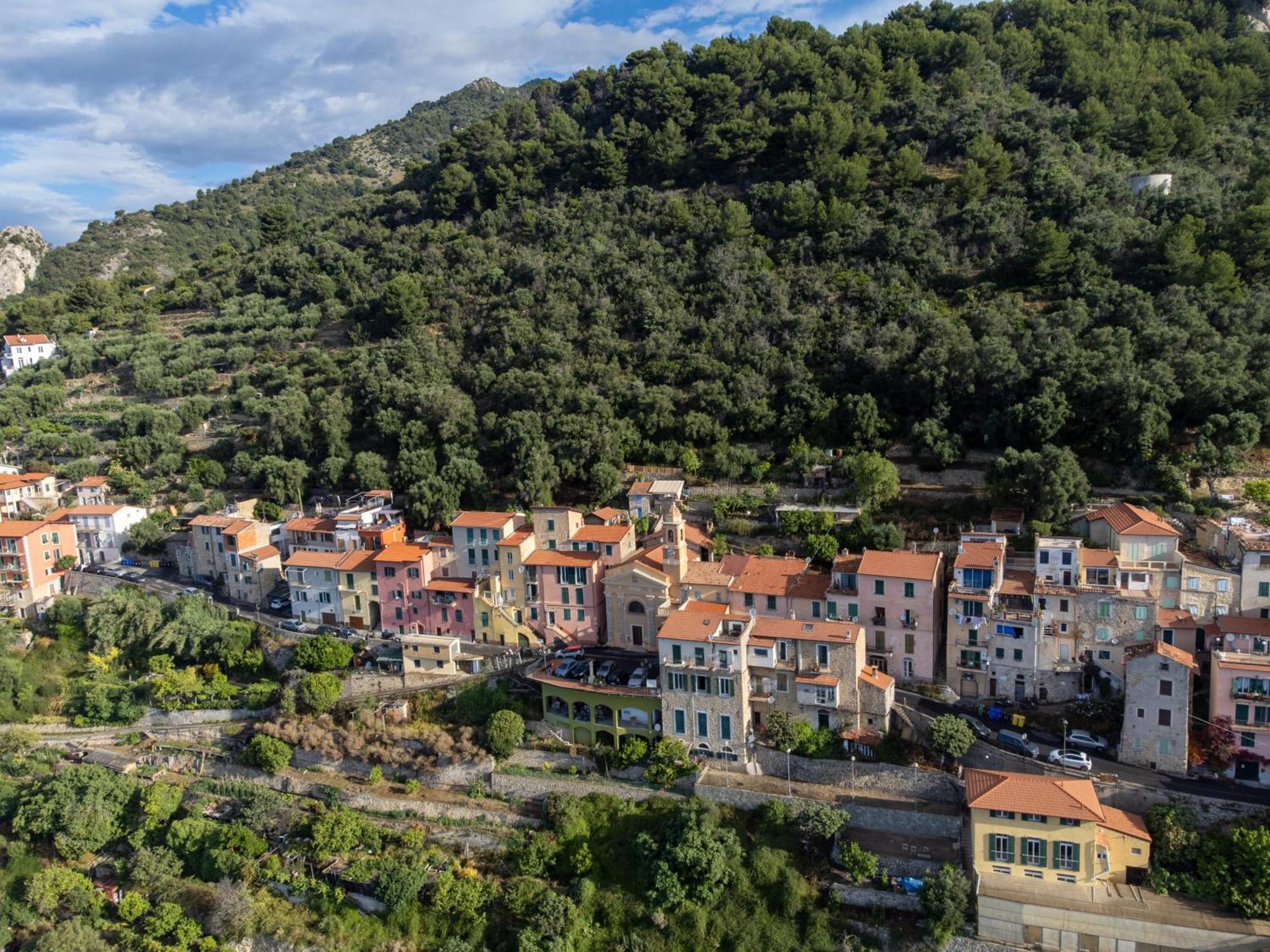 Total Sea View Grimaldi Apartment Ventimiglia Bagian luar foto