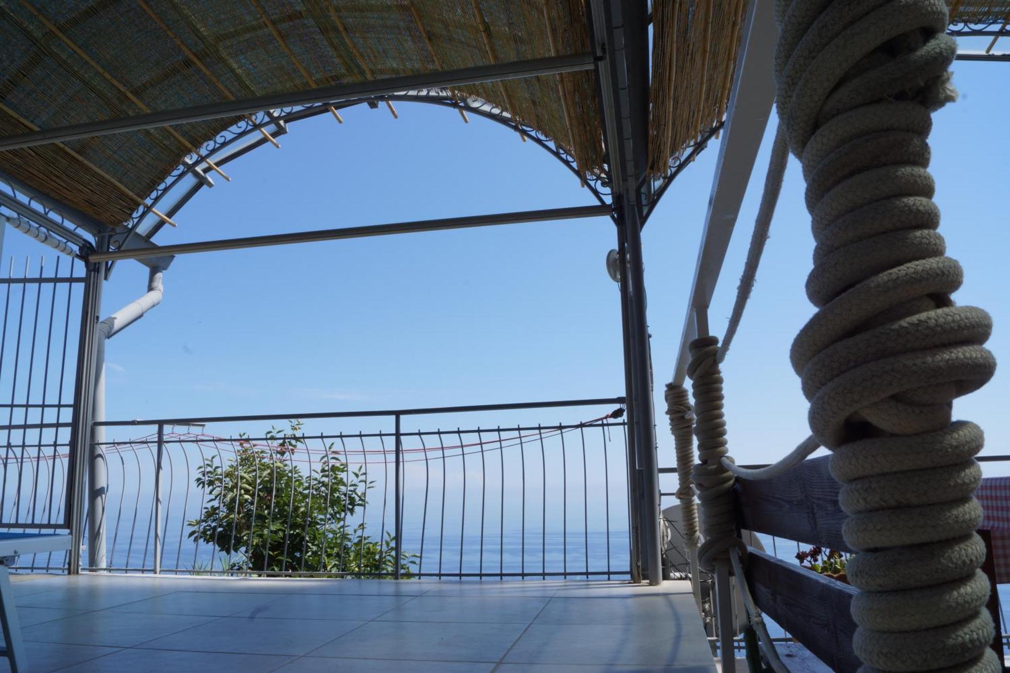 Total Sea View Grimaldi Apartment Ventimiglia Bagian luar foto