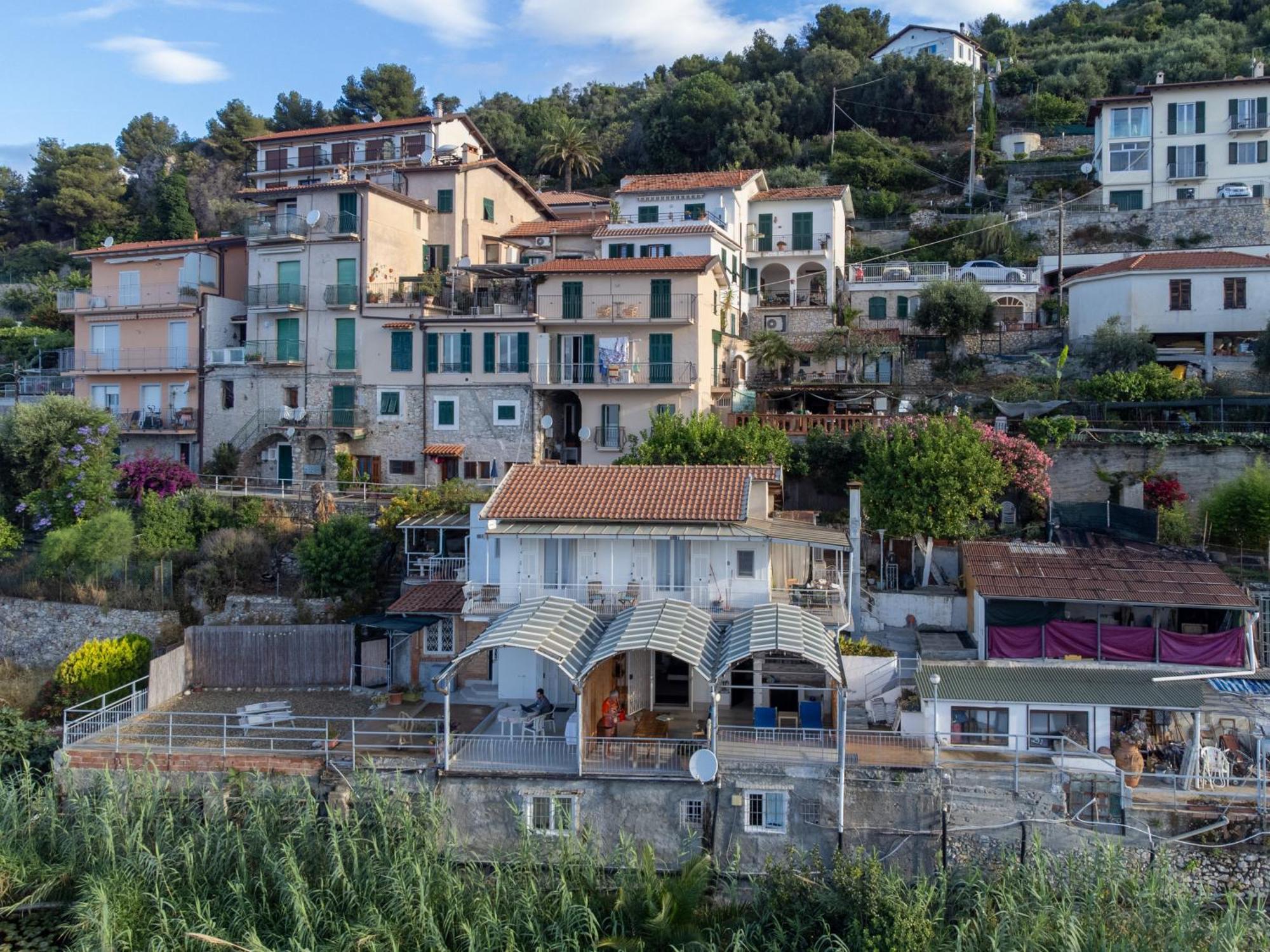 Total Sea View Grimaldi Apartment Ventimiglia Bagian luar foto