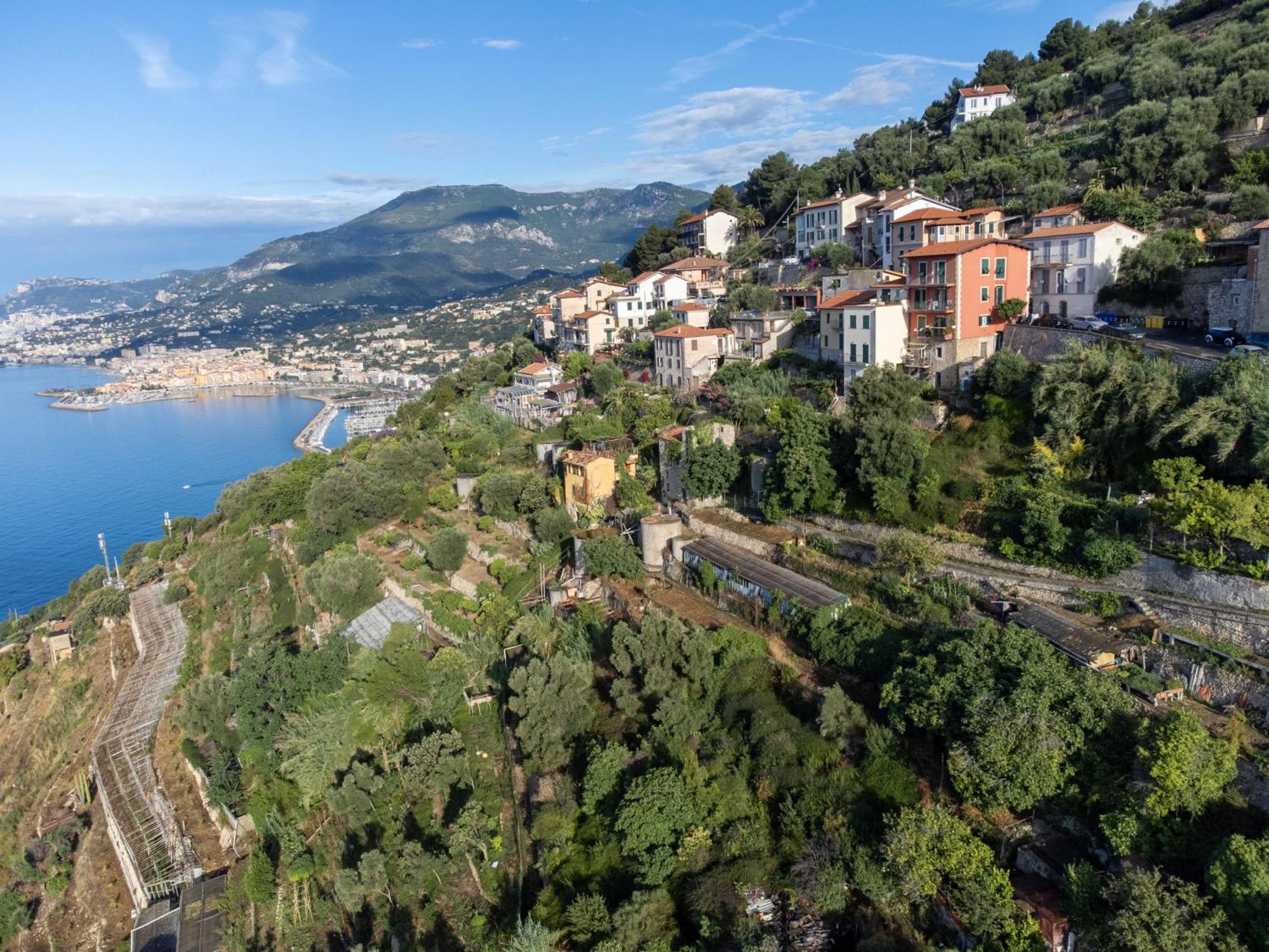 Total Sea View Grimaldi Apartment Ventimiglia Bagian luar foto